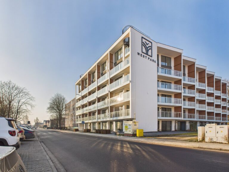 CAM01374G0-PR0287-STILL001