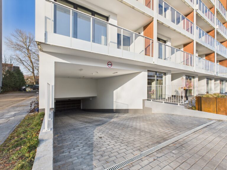 CAM01374G0-PR0287-STILL004