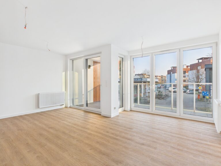 CAM01374G0-PR0289-STILL004