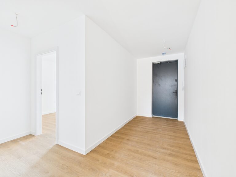 CAM01374G0-PR0289-STILL010